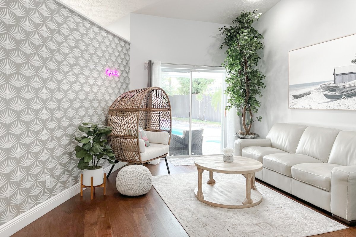 January Discount-Private Heated Pool/Hot Tub, FIFA gallery image 3