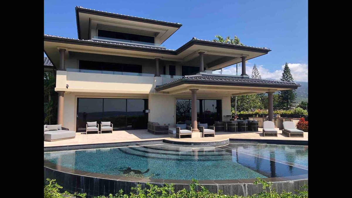 Luxury Oceanfront Estate gallery image 5