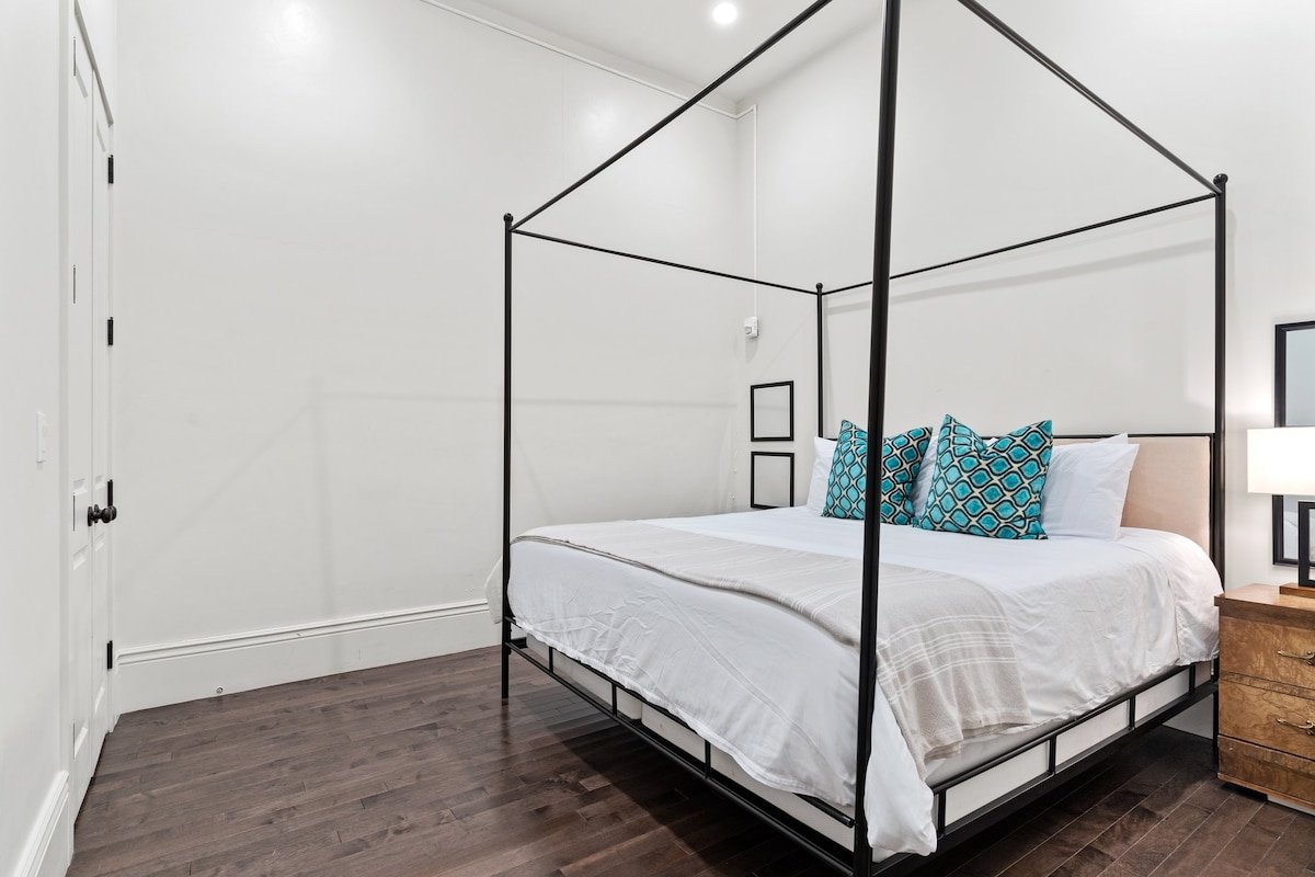 Group-Friendly NOLA Suite • Near Bourbon gallery image 4