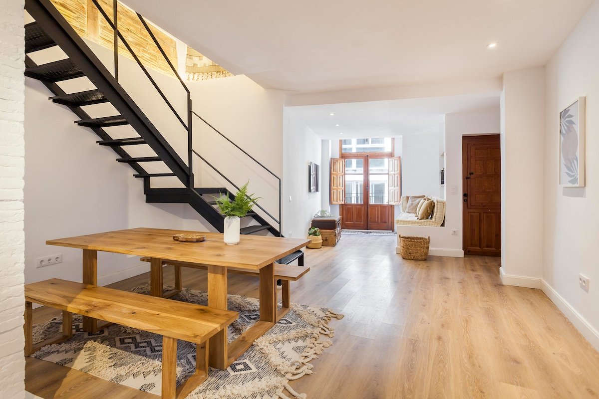 BEAUTIFUL PENTHOUSE WITH TERRACE IN THE OLD TOWN gallery image 5