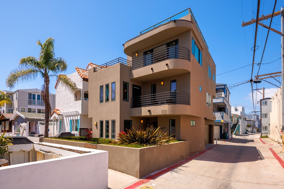 Single Family | Steps to Bay & Beach & Shops gallery image 3