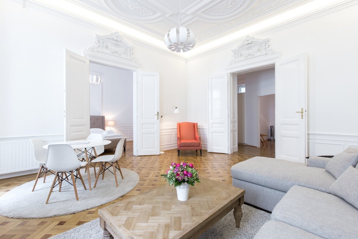 Fabulous City Center Apartment – Apt 18A gallery image 3