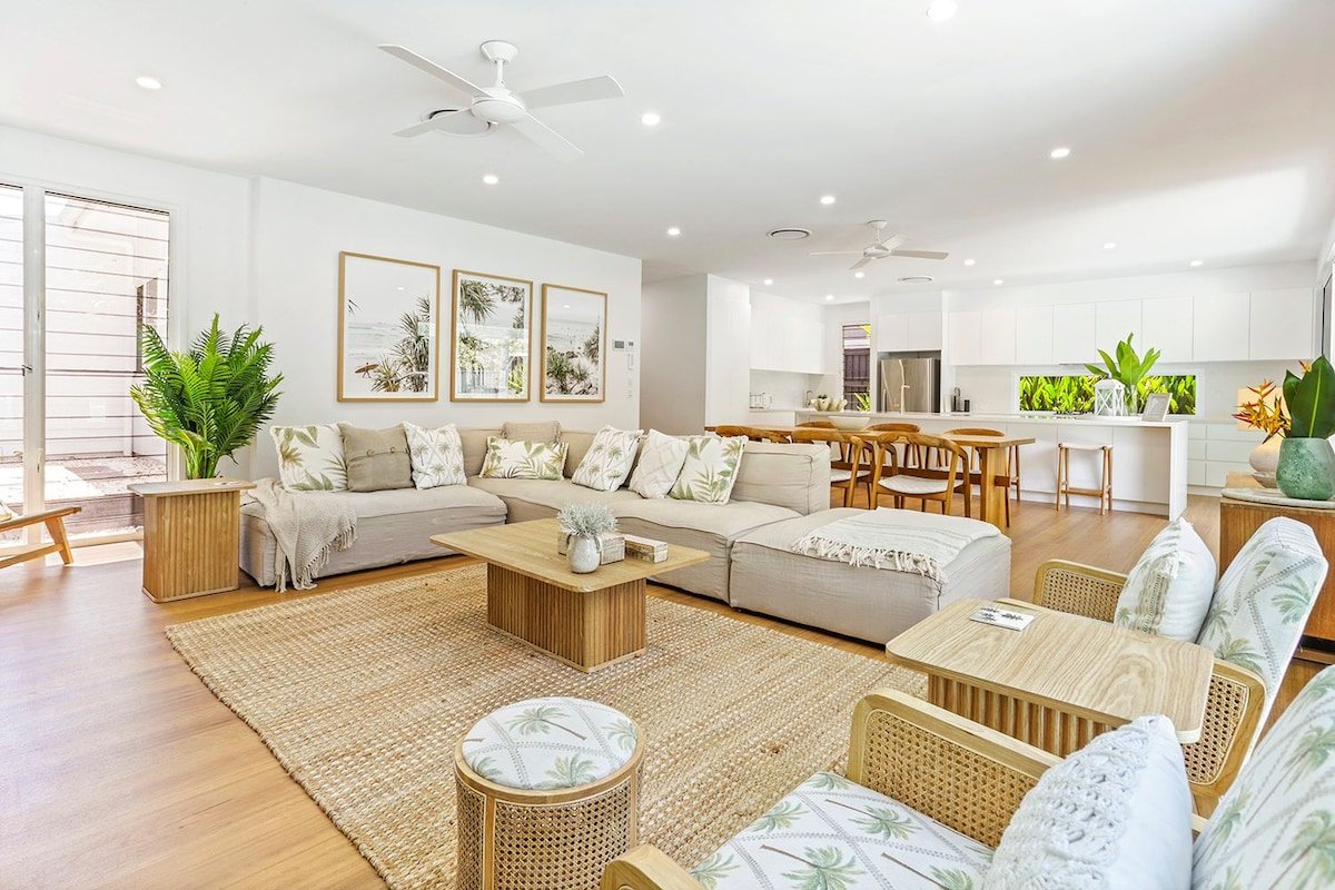 Paradise on Pacific ~ Luxurious Noosa Beach House gallery image 2