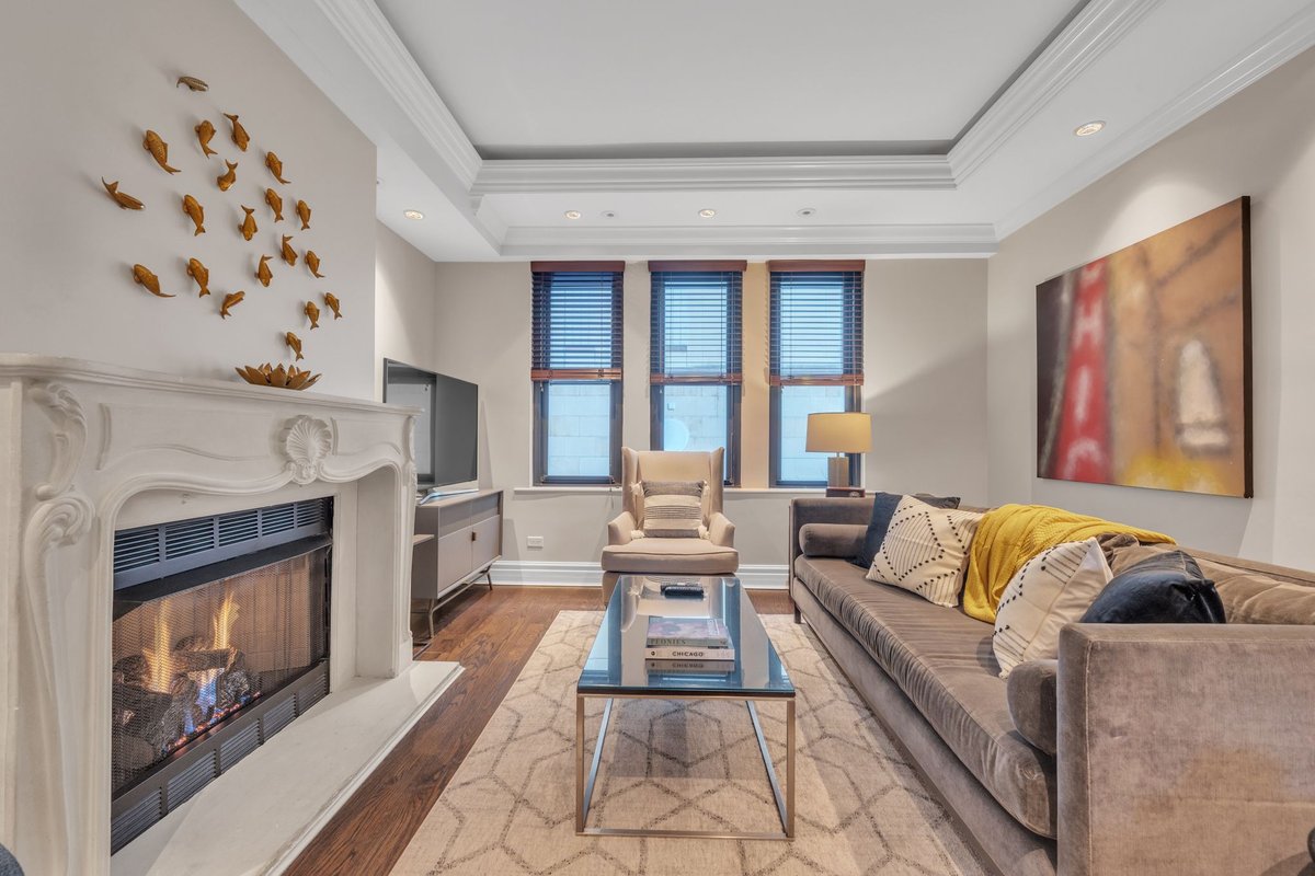 Chic 2BR Gem with Fireplace