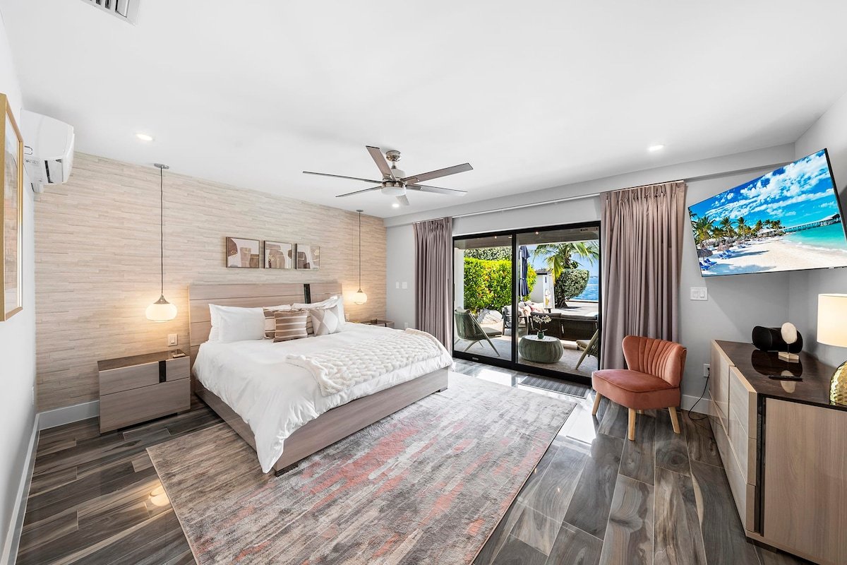 Best Bayfront View Villa with Heated Pool gallery image 4