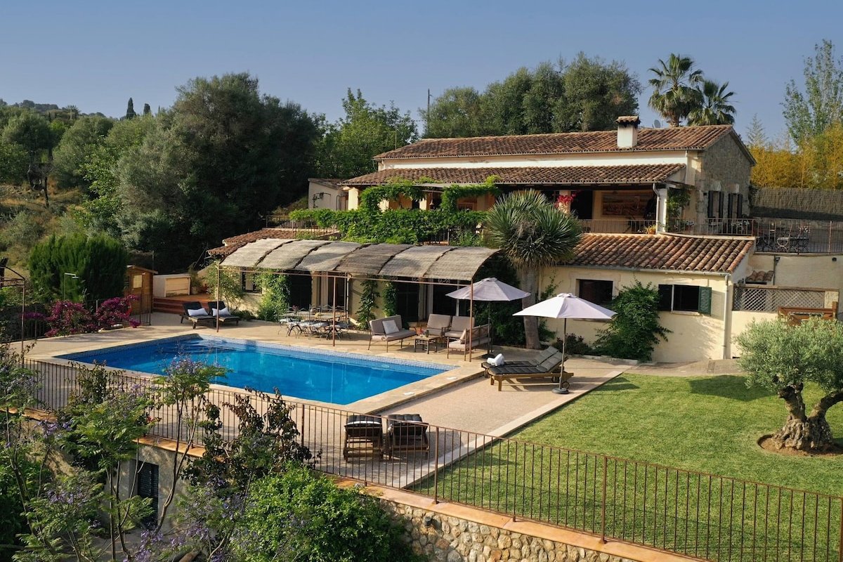 La Coma – 5 bedroom villa with private pool, table tennis, BBQ. gallery image 2