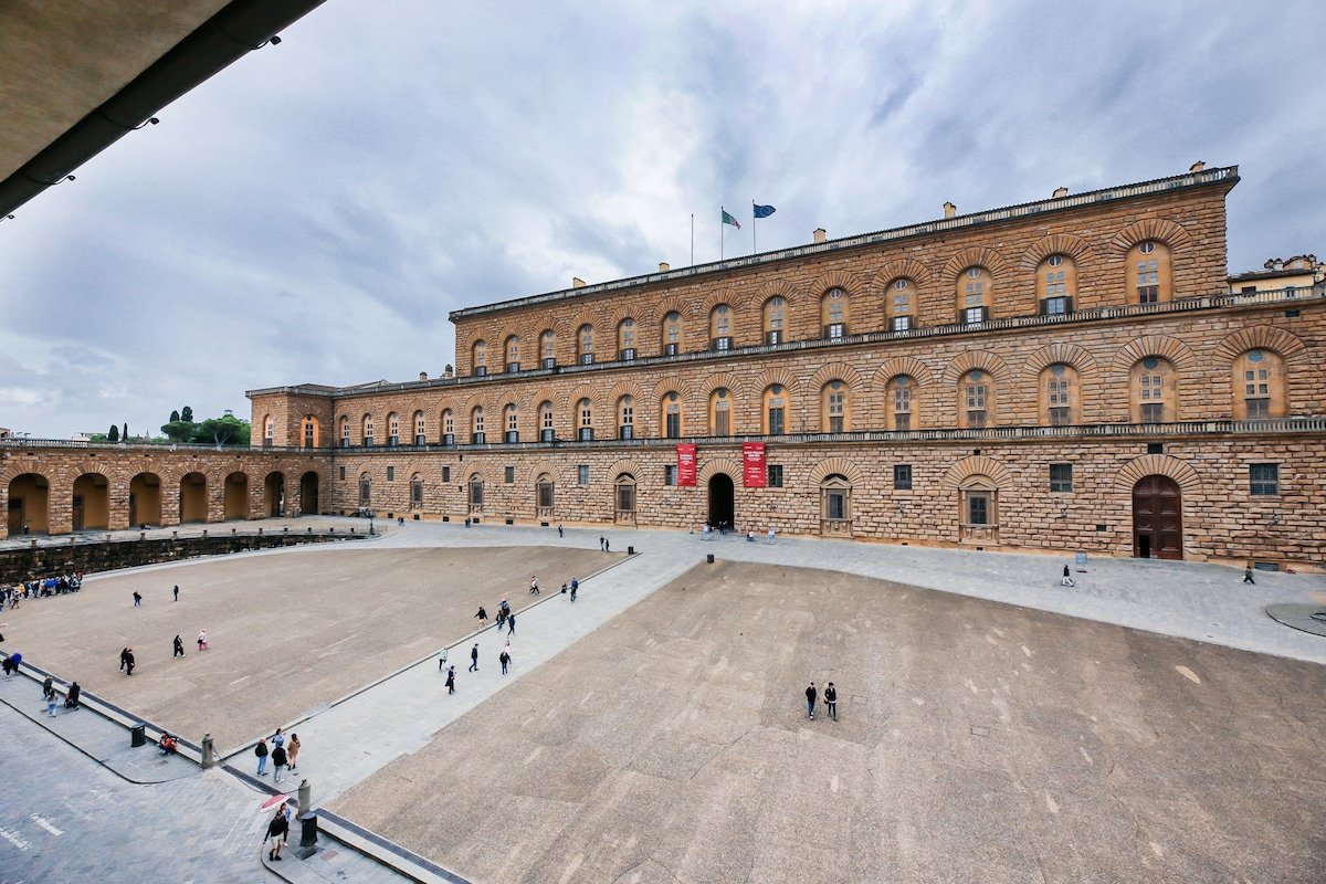 Pitti 8 with amazing view gallery image 4