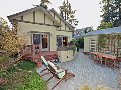 Downtown Mtn View Private Home with Hot Tub