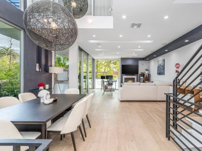 Stunning home in heart of Weho w/Rooftop Spa!