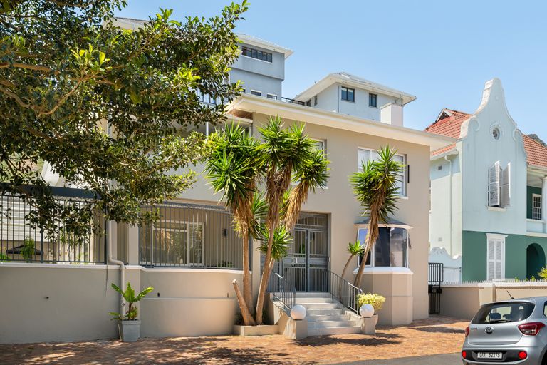 Sea Point Elegance Apartment featured image