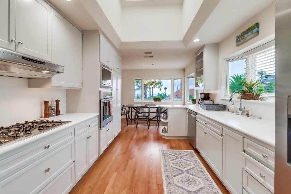 Ocean/bay views, pool & hot tub, rooftop patio gallery image 3