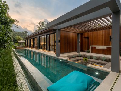 Dada : 6 BR Villa w/ Jacuzzi, Gym, & Jungle View