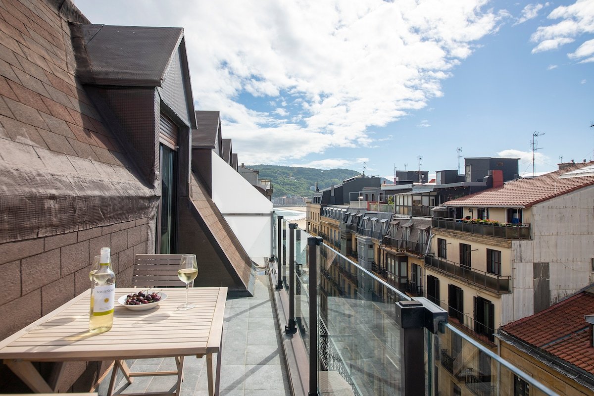 Duplex Penthouse with panoramic terraces Old Town gallery image 4
