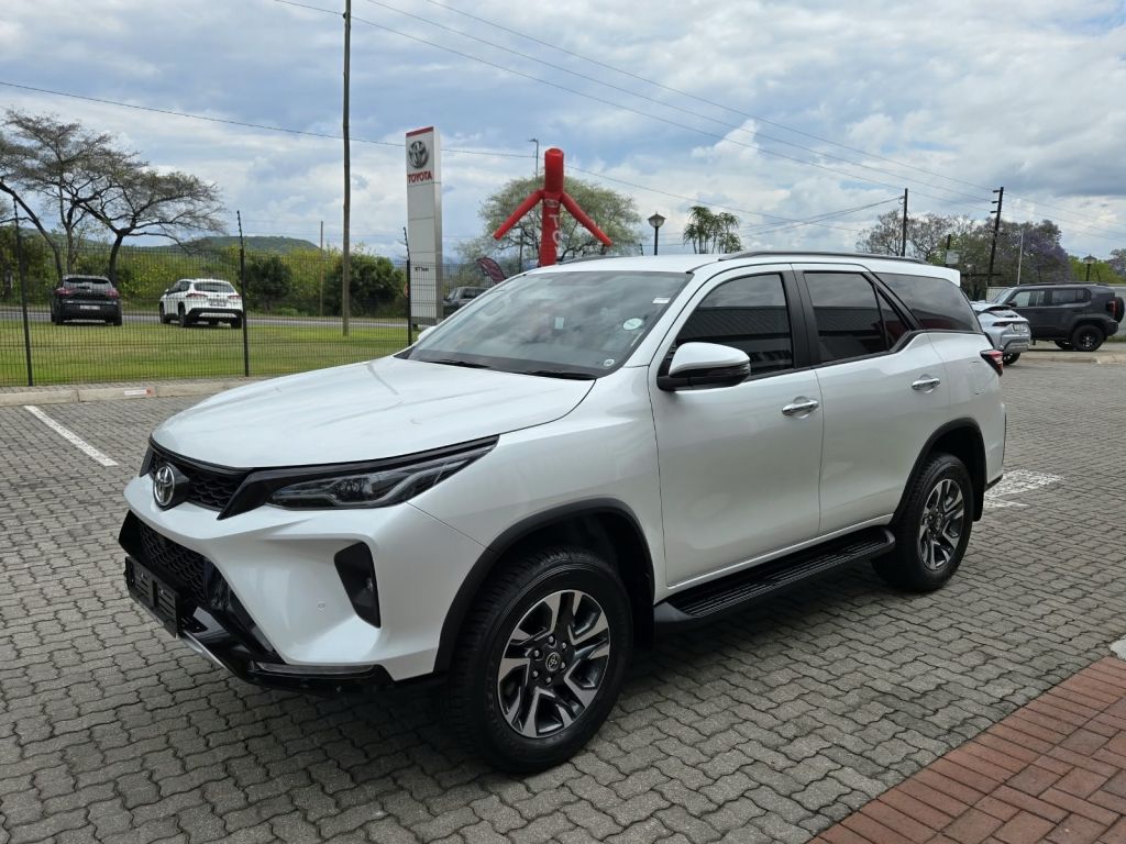 TOYOTA FORTUNER 2.4GD-6 R B A T for Sale in South Africa