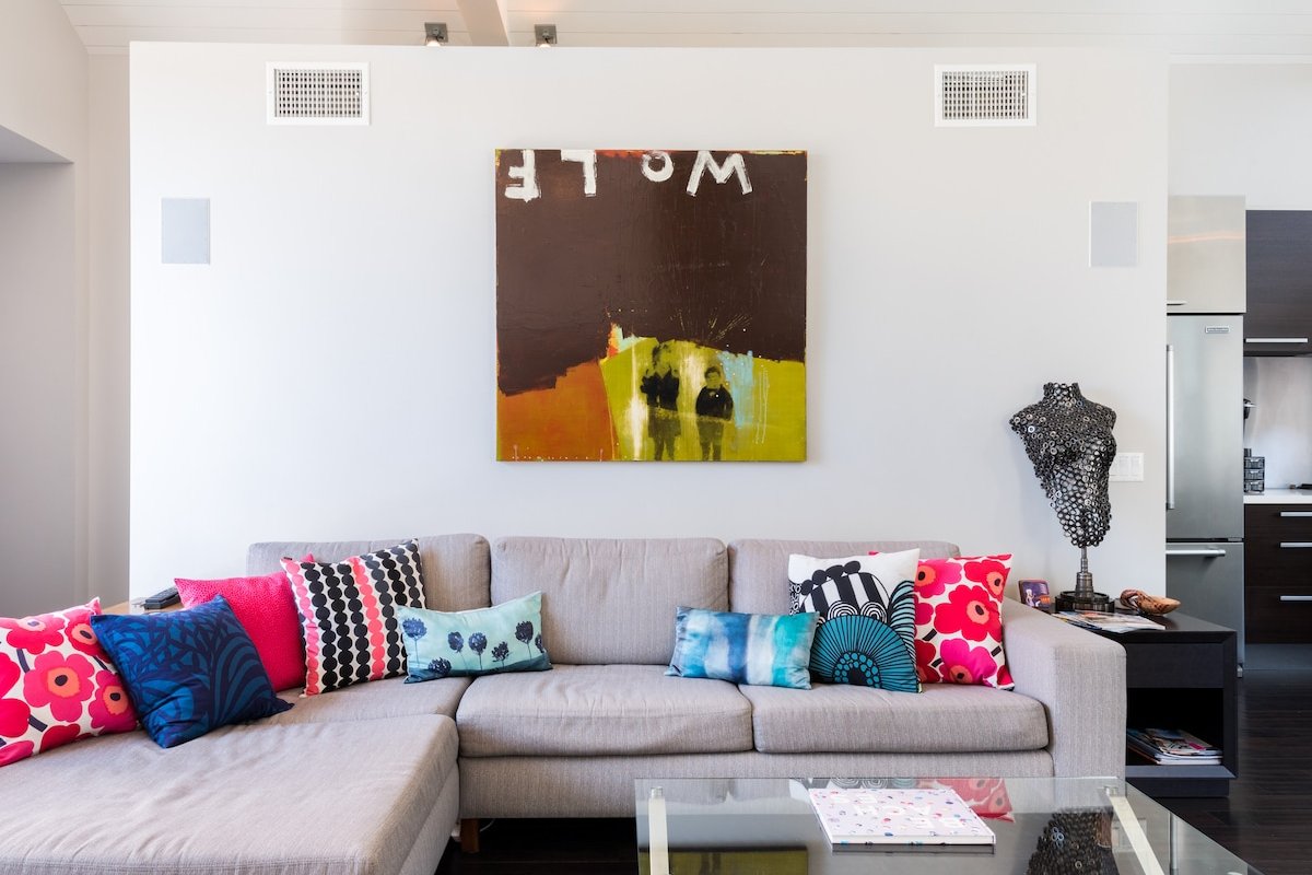 Stunning Three Bedroom Santa Monica Beach Home gallery image 5