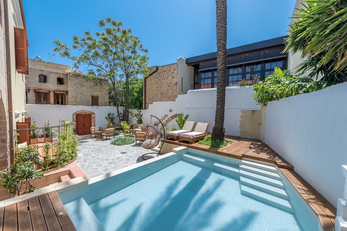 Estia Entire Property gallery image 2