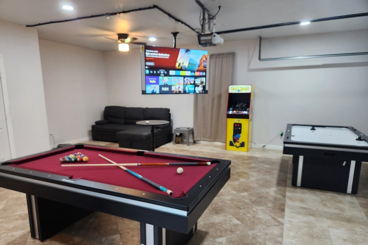 Central Location| Pool Table| Air Hockey| Arcade gallery image 3