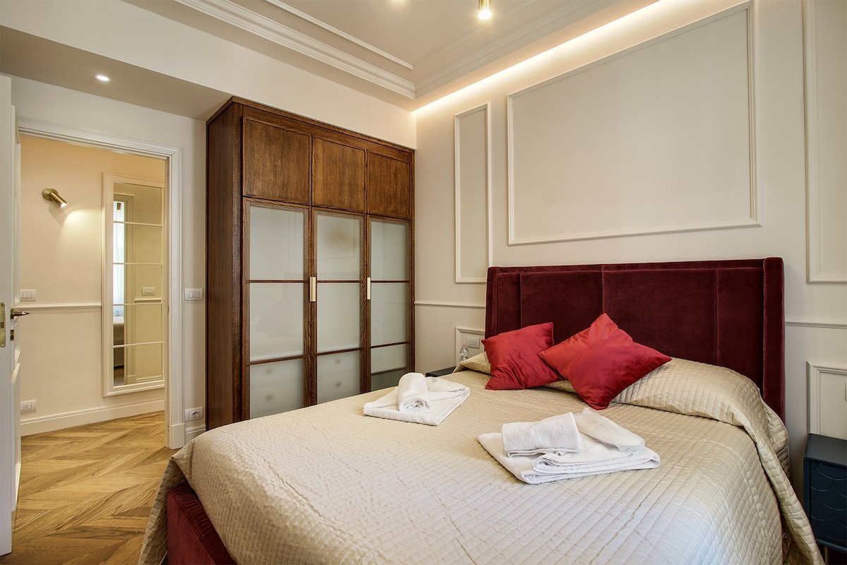 Art Apartment Luxury Ponte Vecchio Suite gallery image 4