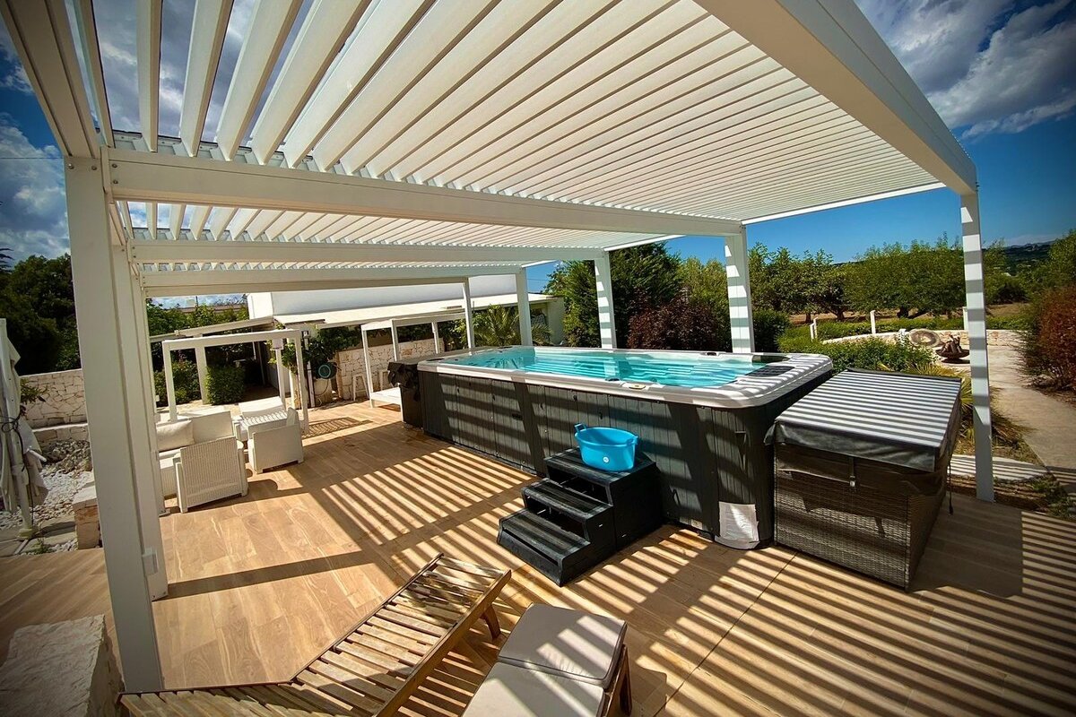 2 Villas for up to 22 People gallery image 3