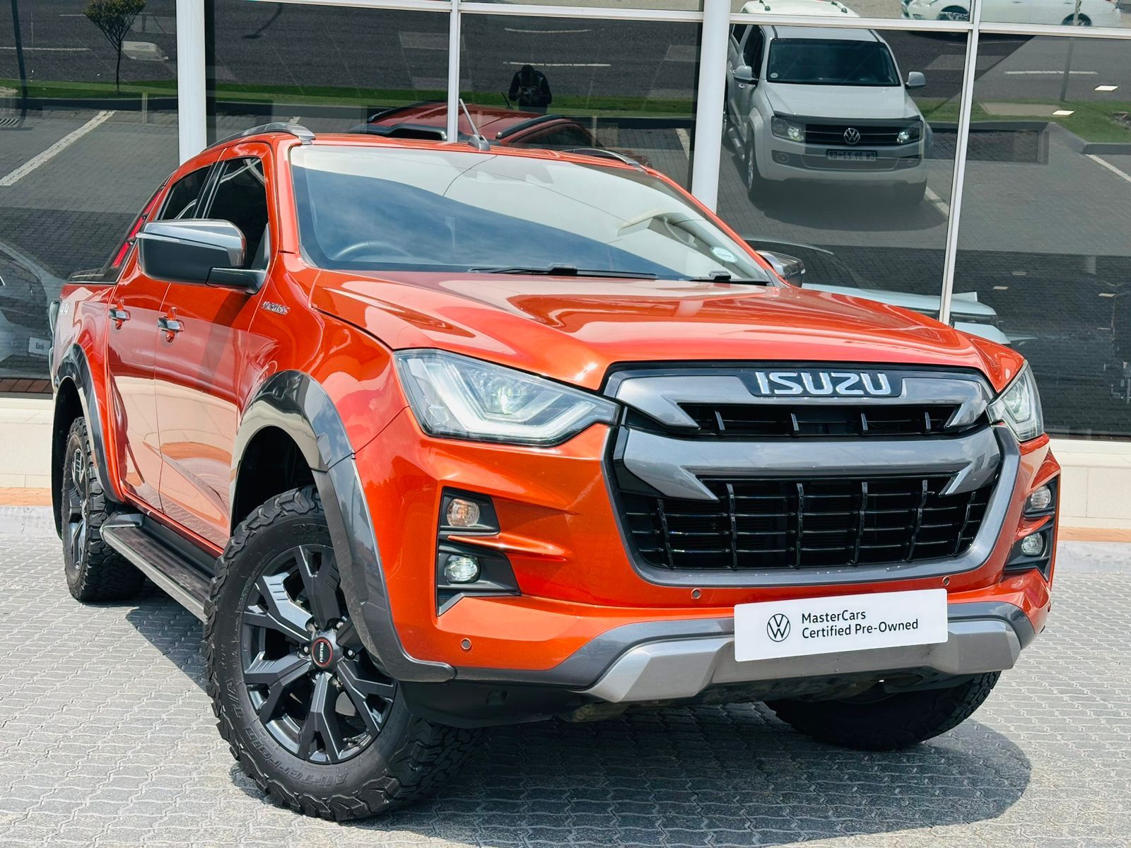 ISUZU D-MAX 3.0 Ddi V-CROSS HR 4X4  for Sale in South Africa