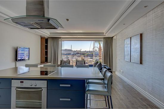 Photo 5 of Paregon 205 accommodation in V&A Waterfront, Cape Town with 3 bedrooms and 2 bathrooms