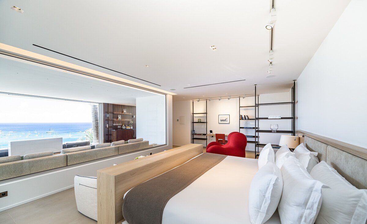 Utopic gallery image 2