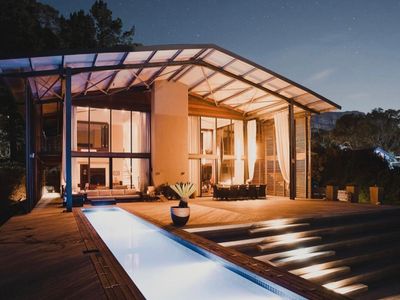 Sea and Mountain Views/Gym/Pool/BBQ