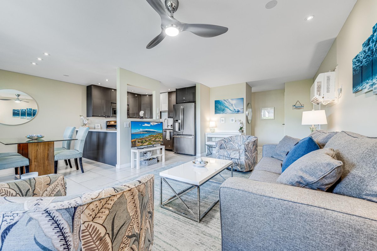 Beachy condo directly across from beach! Pool Hot