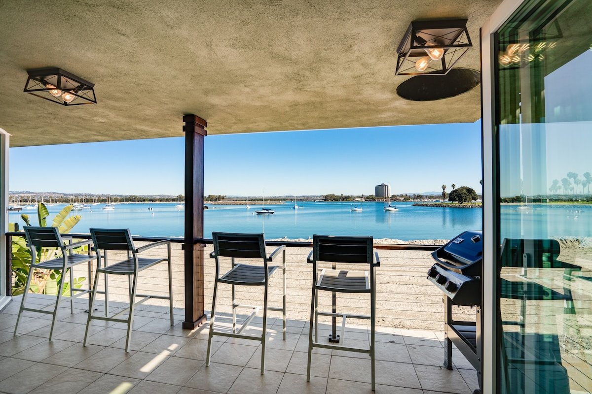 Bayfront Home w/ A/C, BBQ, & Sunrise Views gallery image 2