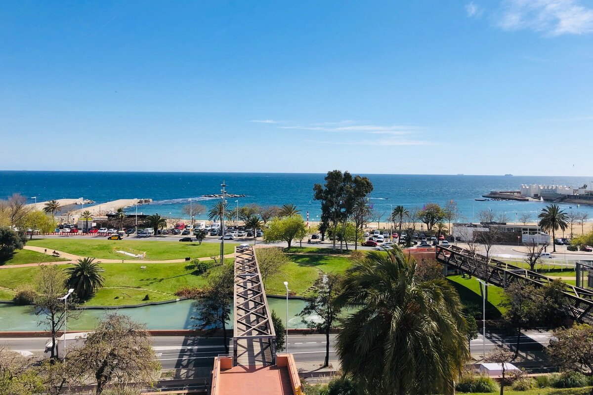 Idyllic apartment in BCN beach gallery image 3