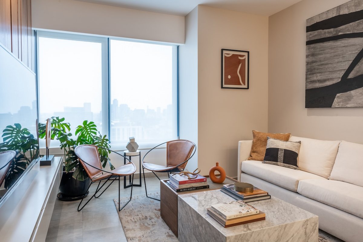 Diseño, confort y altura en piso 19, alberca y gym gallery image 2