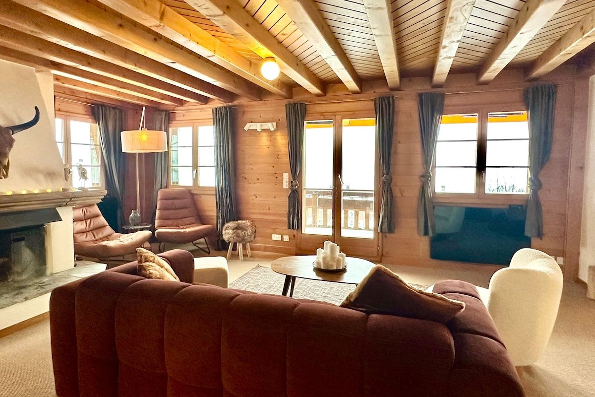 Chalet Bliss with Spectacular Views gallery image 4