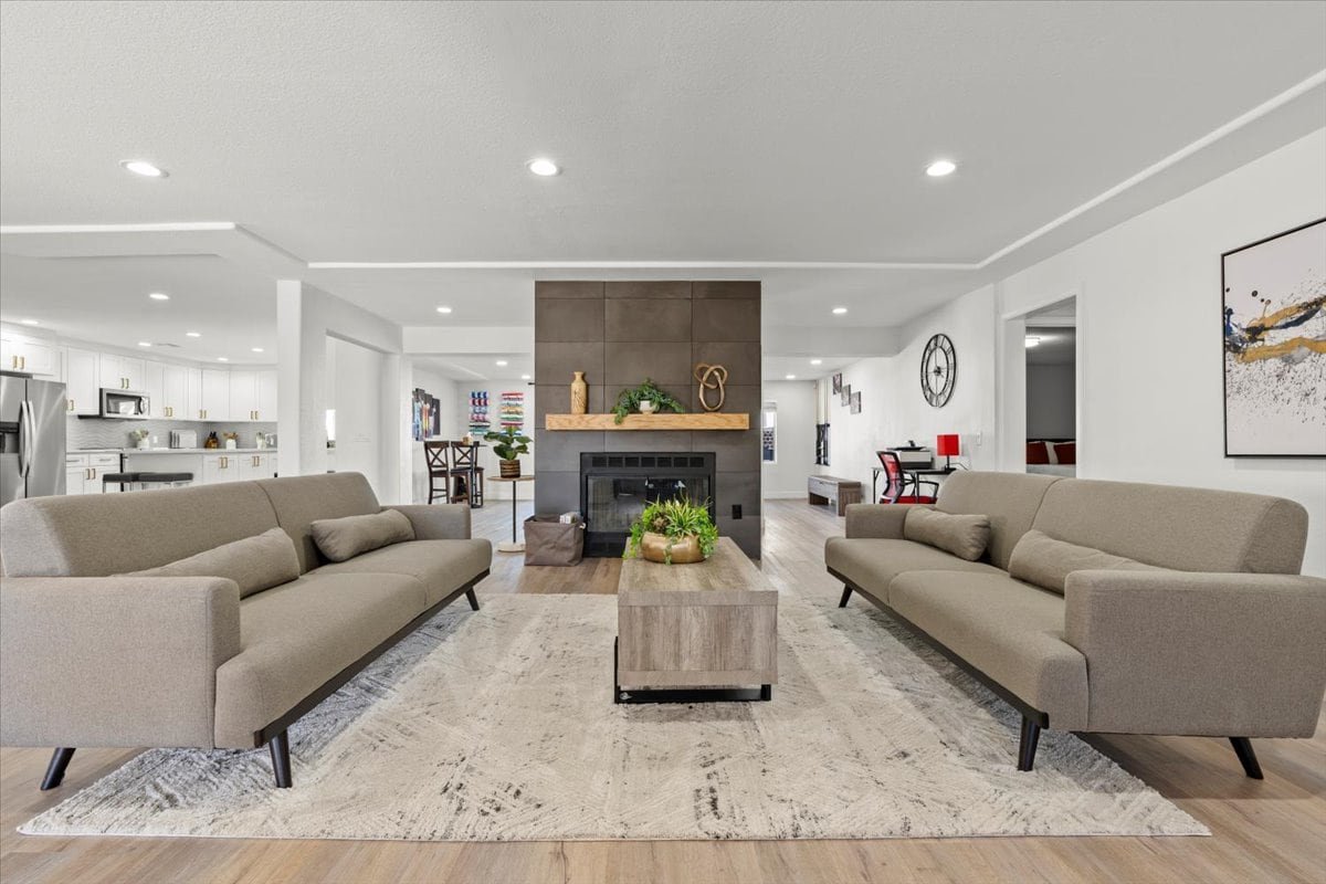 6MinsfromStrip/Airport!RVPrking!Pool/Pickleball! gallery image 5