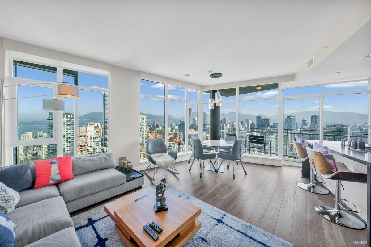 Panoramic Water and City View in Yaletown