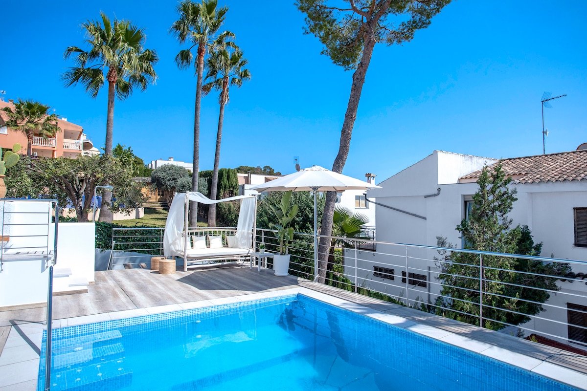 Stylish villa with sea view and pool in Alcudia gallery image 4