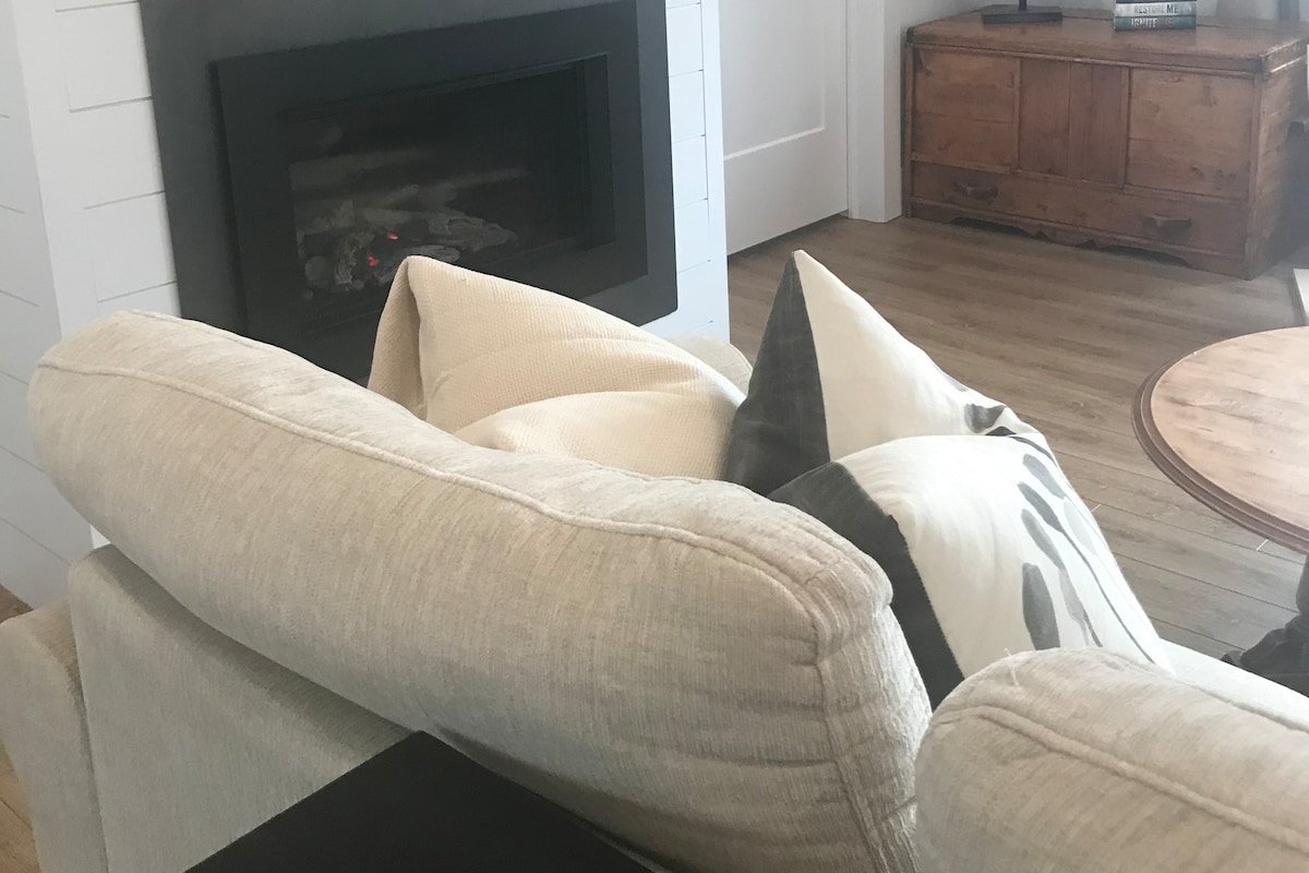 Summer 2026 3b Cottage near Parlee Main St Shediac gallery image 4