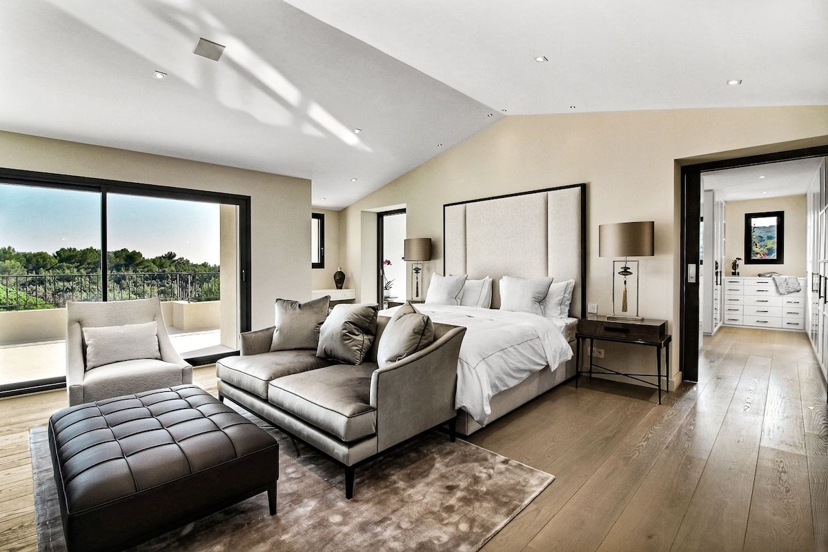 Villa Riviera gallery image 2