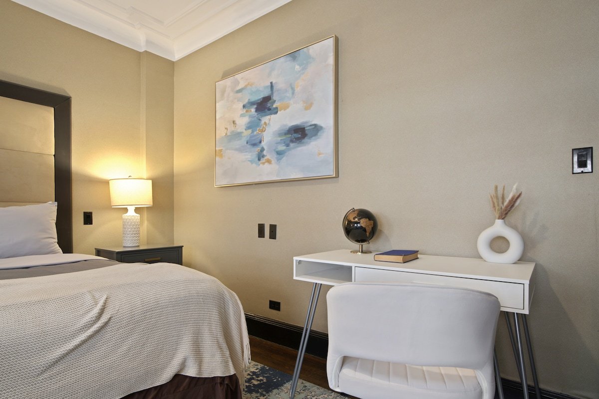 The Gatsby Apartment gallery image 4