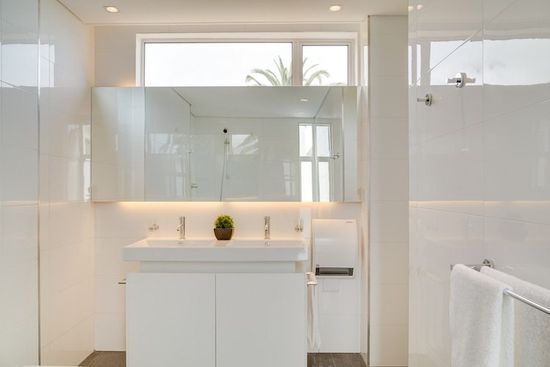 Photo 4 of Villa Maxima accommodation in Camps Bay, Cape Town with 6 bedrooms and 5.5 bathrooms