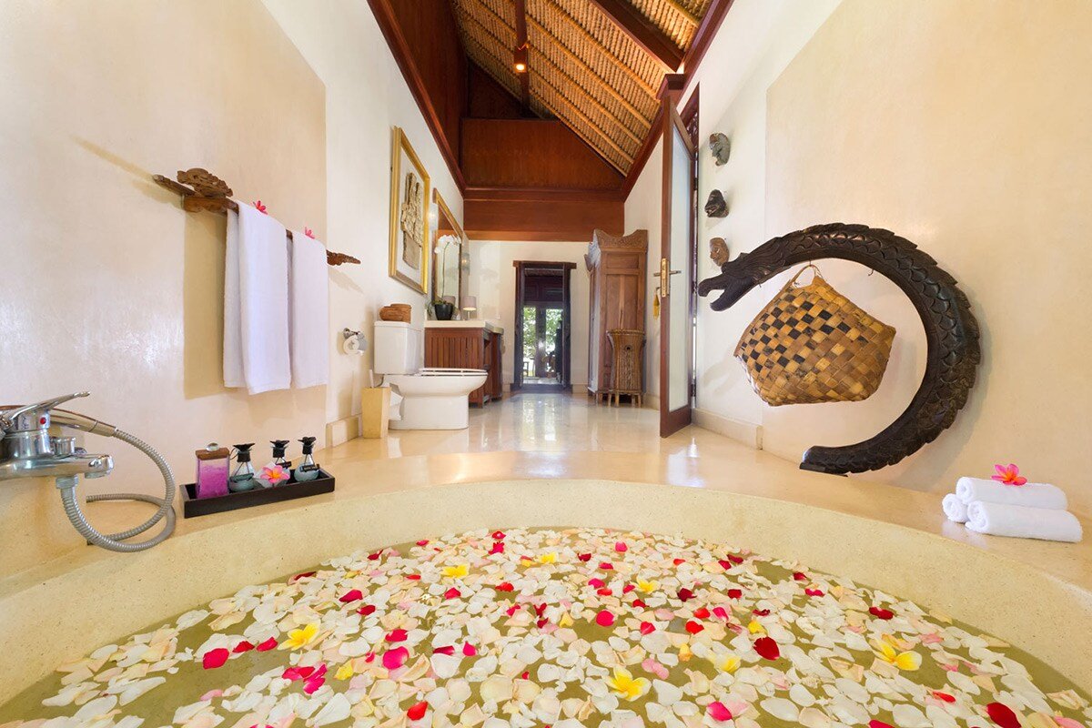 Large Beach Villa, Bali, Fully Staffed gallery image 5
