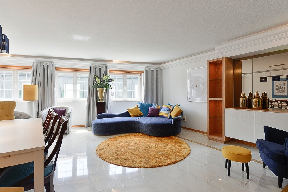 Deluxe duplex in prime location gallery image 4