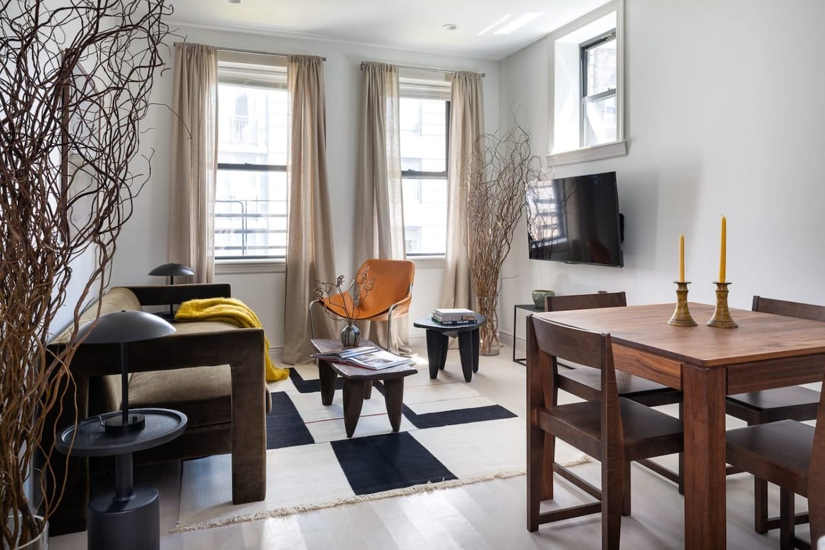 Rove Travel | Salisbury II | 4BR Apt in Lenox Hill gallery image 2