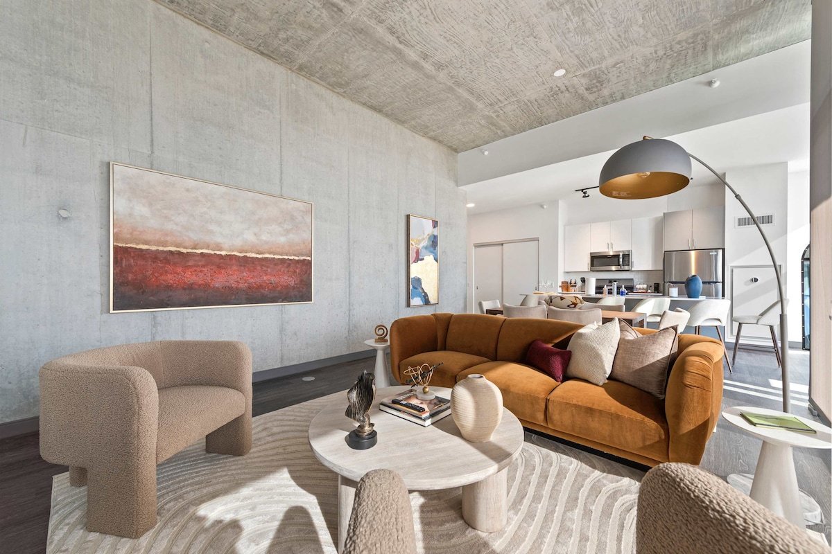 Explore Fulton Market + Retreat in Modern Comfort gallery image 2