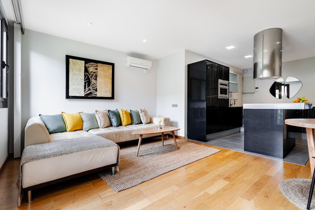 Art House Toni ‘Consell de Cent & Rocafort’ gallery image 3