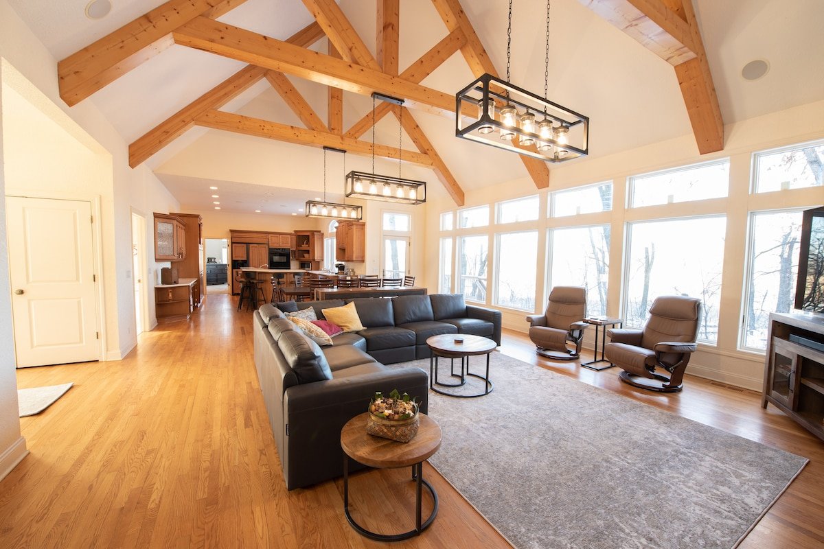 Secluded Spa-cious Retreat (8+3) gallery image 2