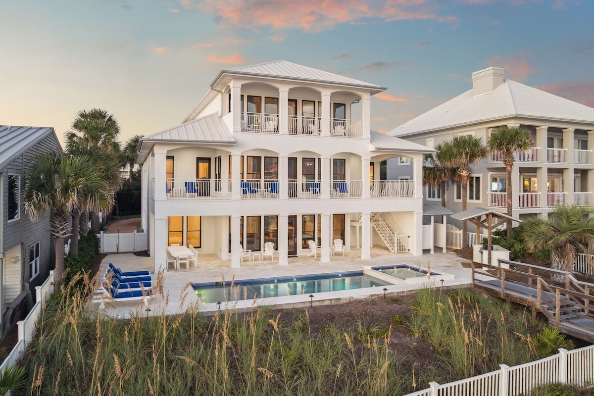 Gulf Front Home w/Private Pool Daily Beach Service