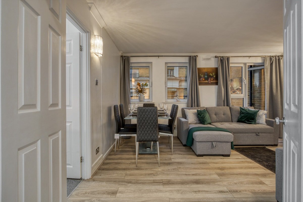 Central Lux 4Bed 3Bath Penthouse gallery image 3