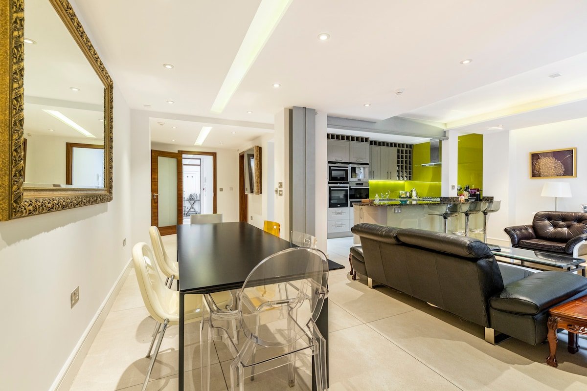 Delightful Marylebone Mayfair boarder spacious gallery image 5