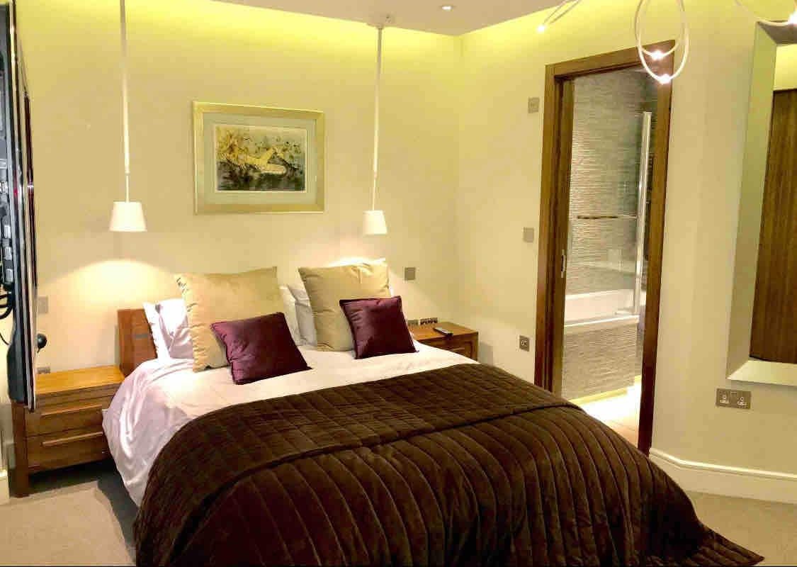 Beautiful interior designers three bedroom home gallery image 4