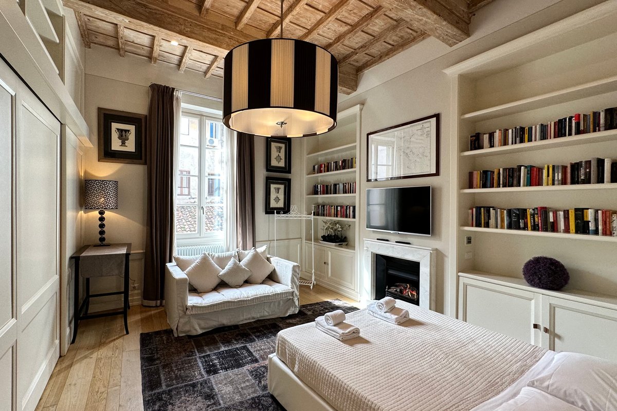 Ponte vecchio luxurious home